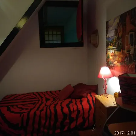 בית אירוח Al- Almada 4