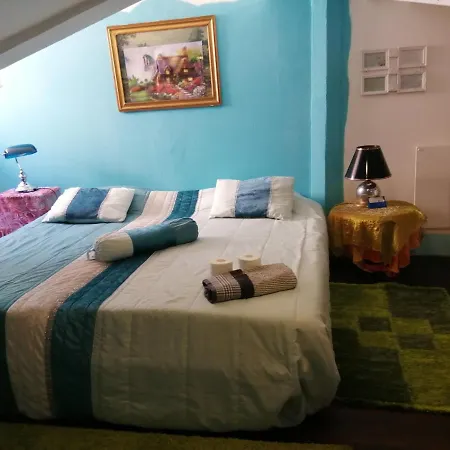 בית אירוח Al- Almada 4 *