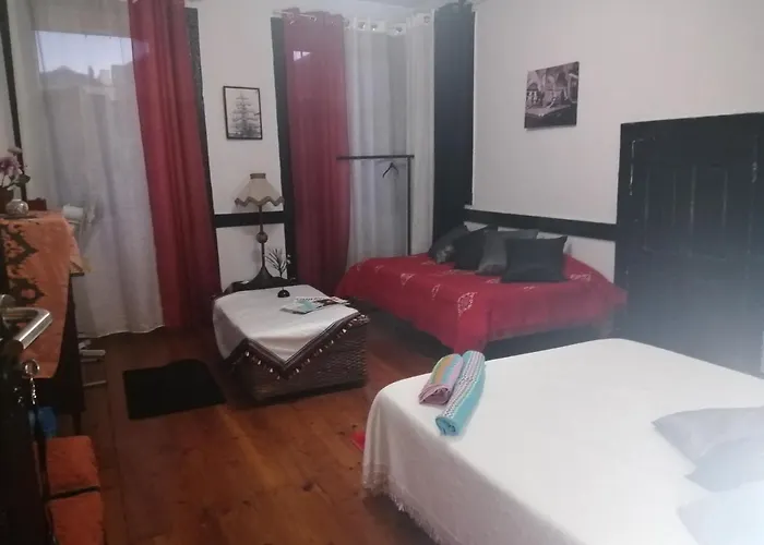 Pansiyon Al- Almada 4 Porto